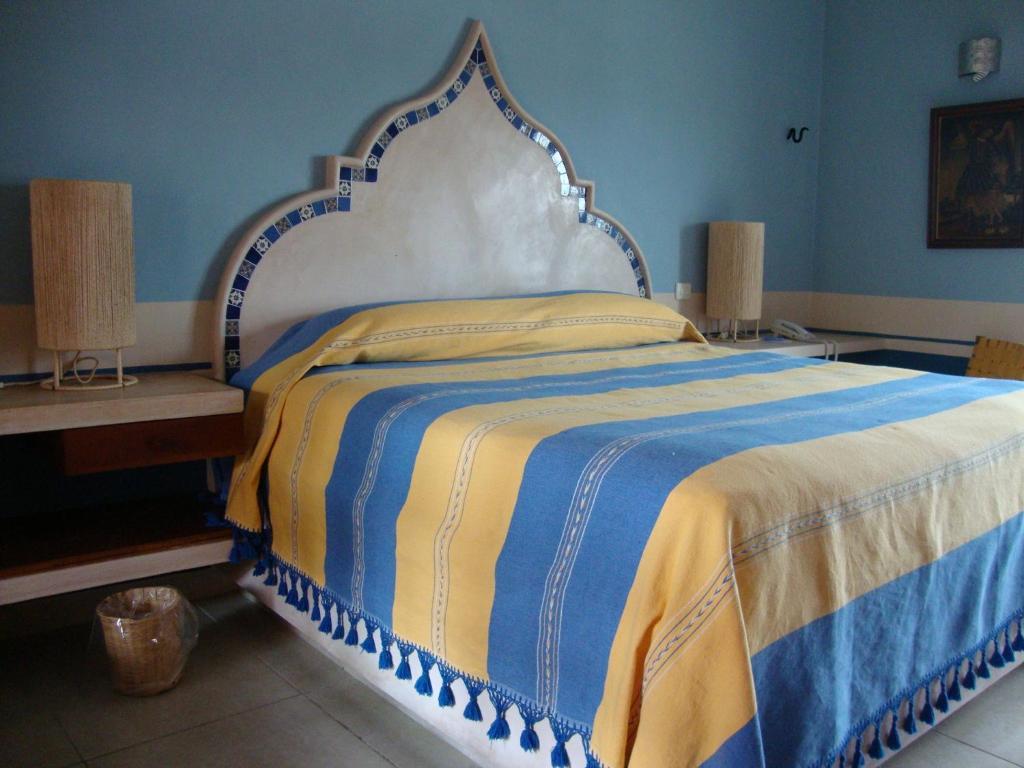 Standard Room,702292954:JPEG