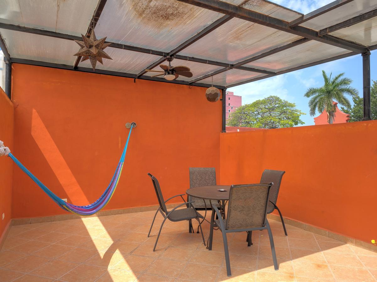 Habitación Triple con vistas a la piscina