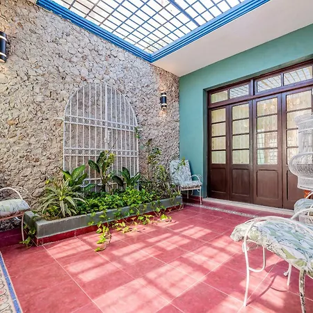 Casa del Perro Verde unbeatable location-3
